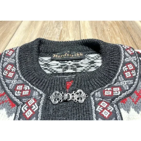 Vintage Nordstrikk Virgin Wool Pewter Clasp Cardigan Sweater - Size Medium
